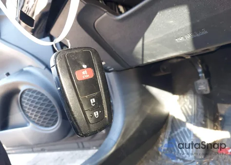 2017 Toyota Prius Two z USA, uszkodzony, nr VIN JTDKBRFU7H3033525